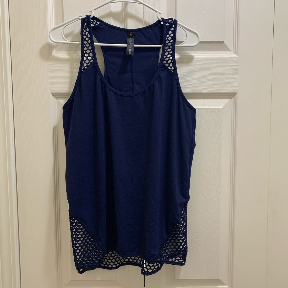 Yogalicious XL navy tank with plenty of airflow
